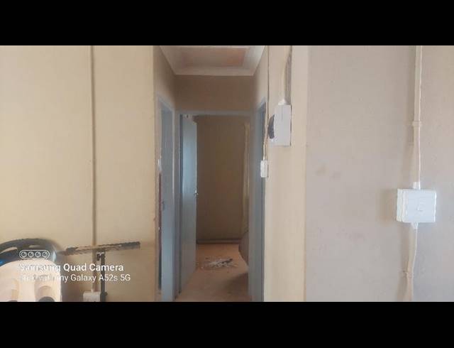 2 BEDROOM HOUSE FOR SALE IN ROSSLYN